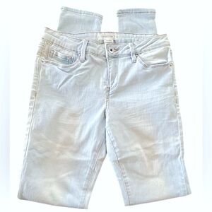 5/25$ ✨ Light Blue Skinny Jeans